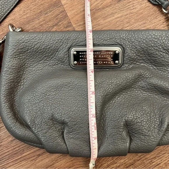 Marc Jacobs Grey Crossbody EUC - Picture 9 of 9